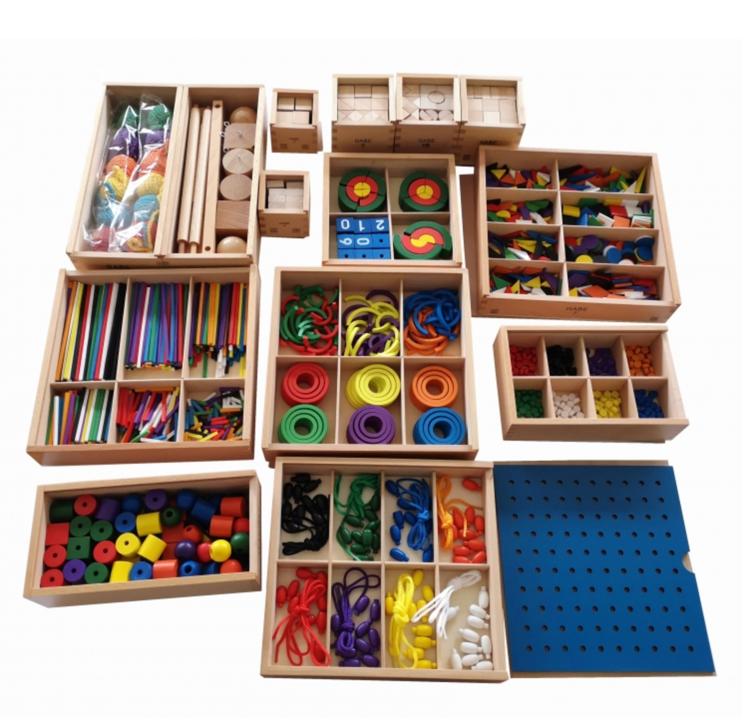 Formes et couleurs des bricoleurs - Jeux Montessori - Couleur Garden